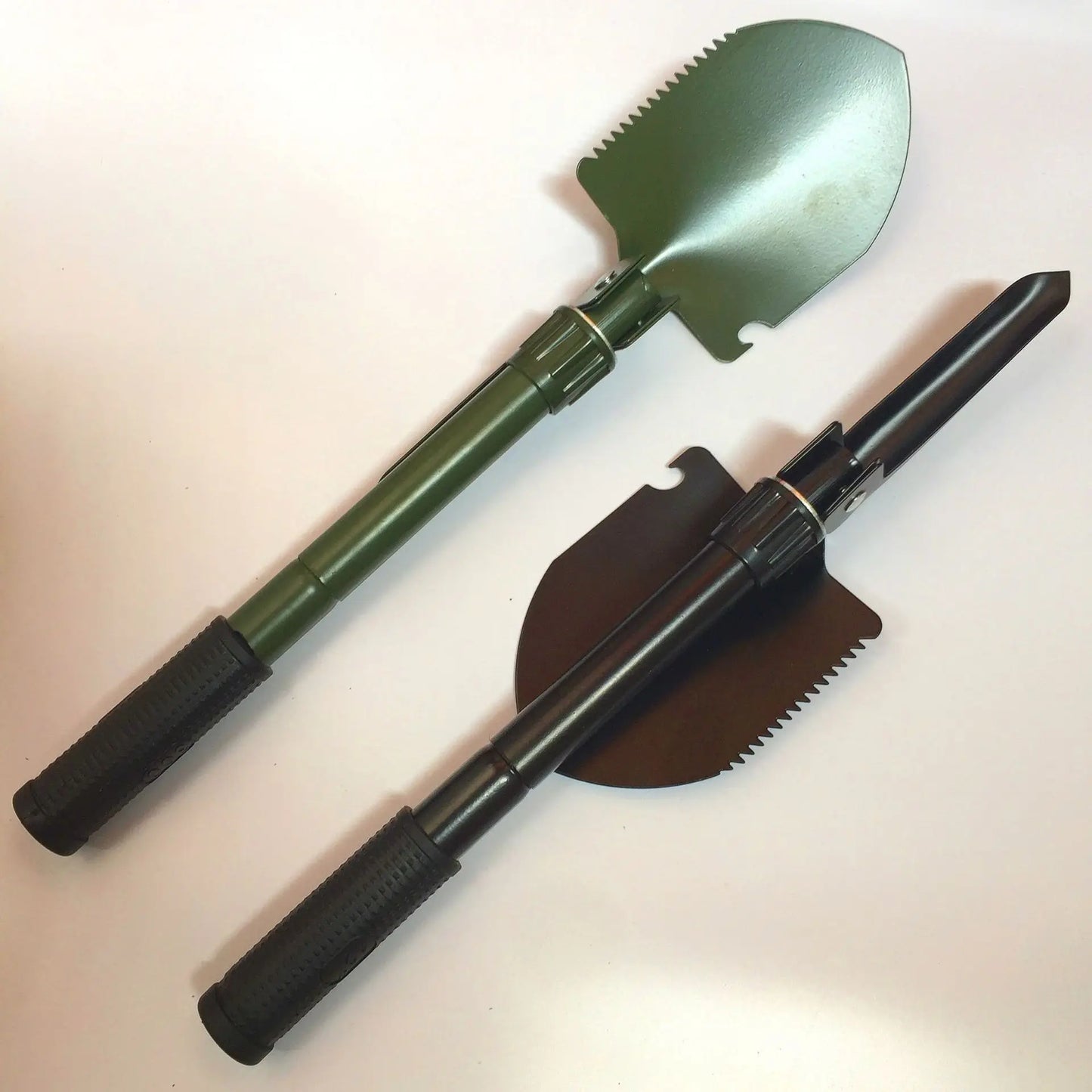 Multifunctional Entrenching Tool Folding Survival Shovel with Axe Saw Hammer Outdoor Shovel Camping Hiking Emergency Multitool